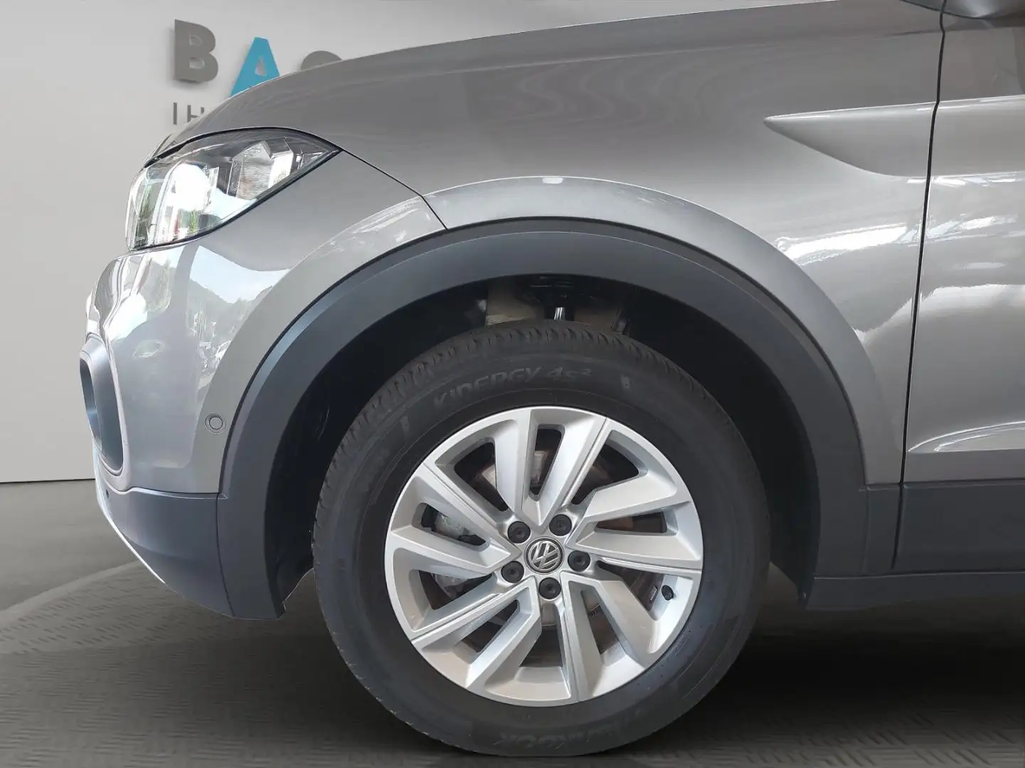 Vehicle image, number 9