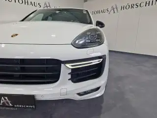 Vehicle image thumbnail, number 4