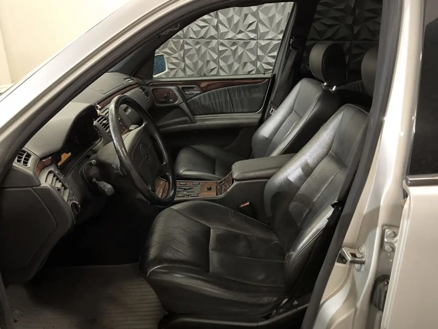 Vehicle image, number 5