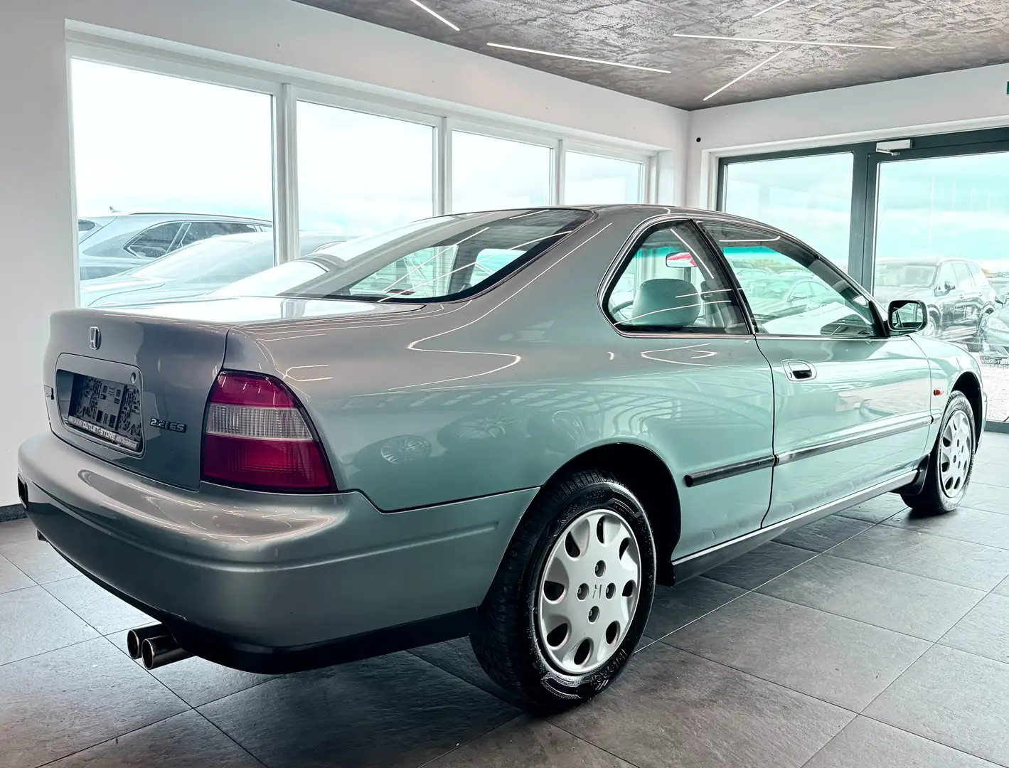 Vehicle image, number 4