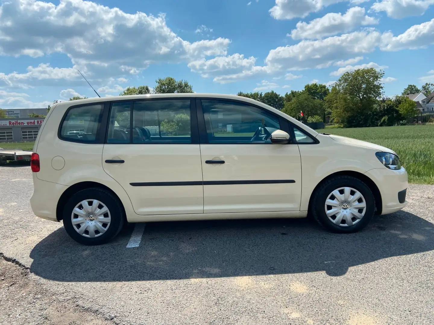 Vehicle image, number 7