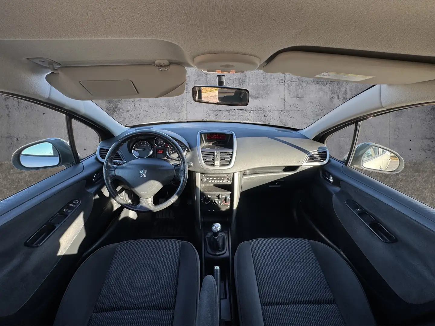 Vehicle image, number 9