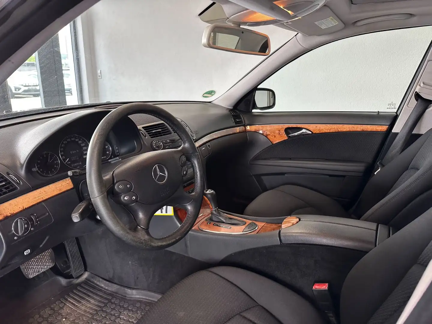Vehicle image, number 9