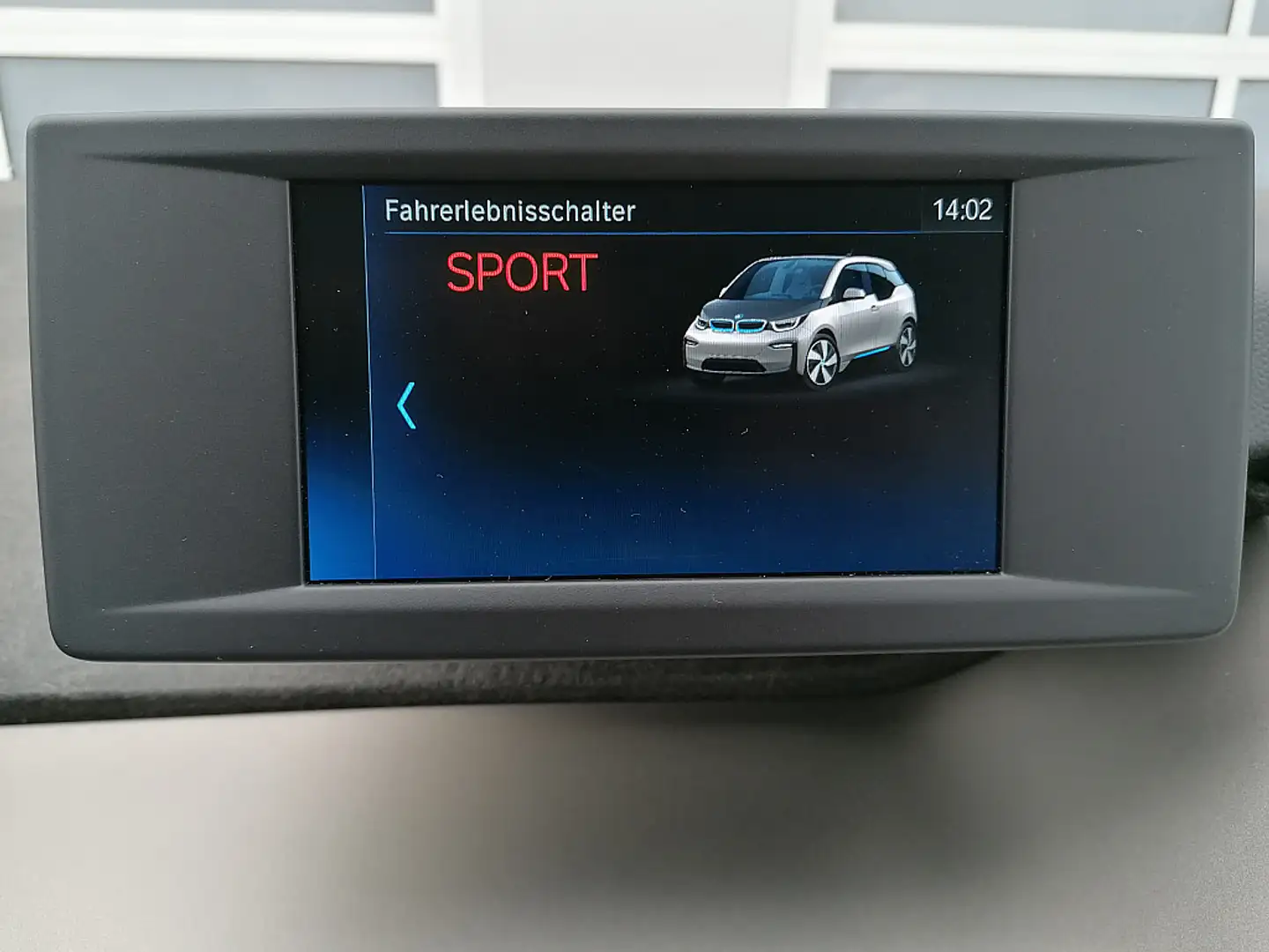Vehicle image, number 12