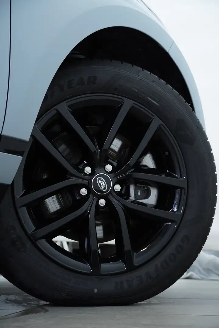 Vehicle image, number 9