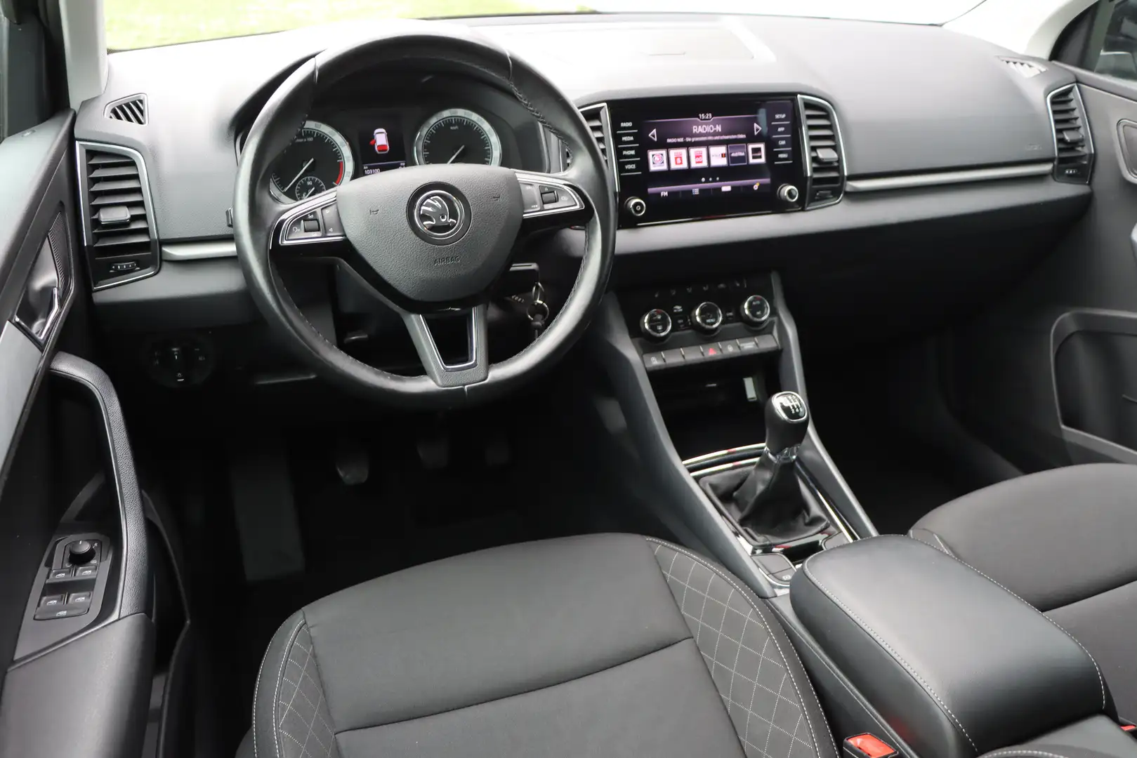 Vehicle image, number 9