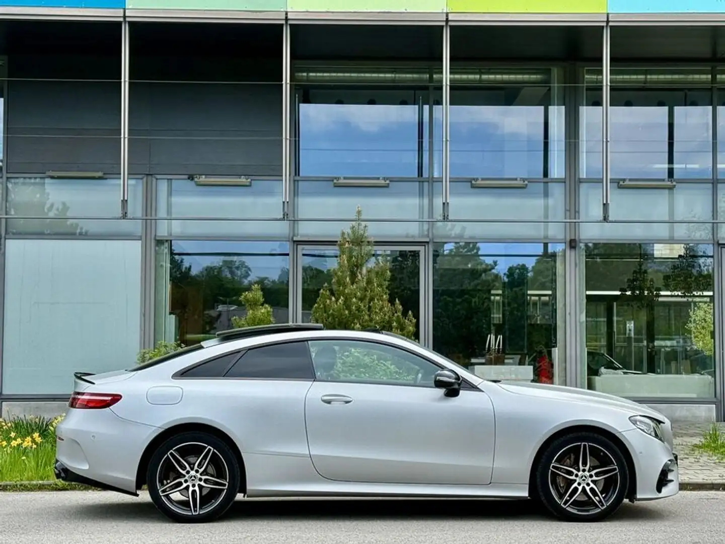 Vehicle image, number 7