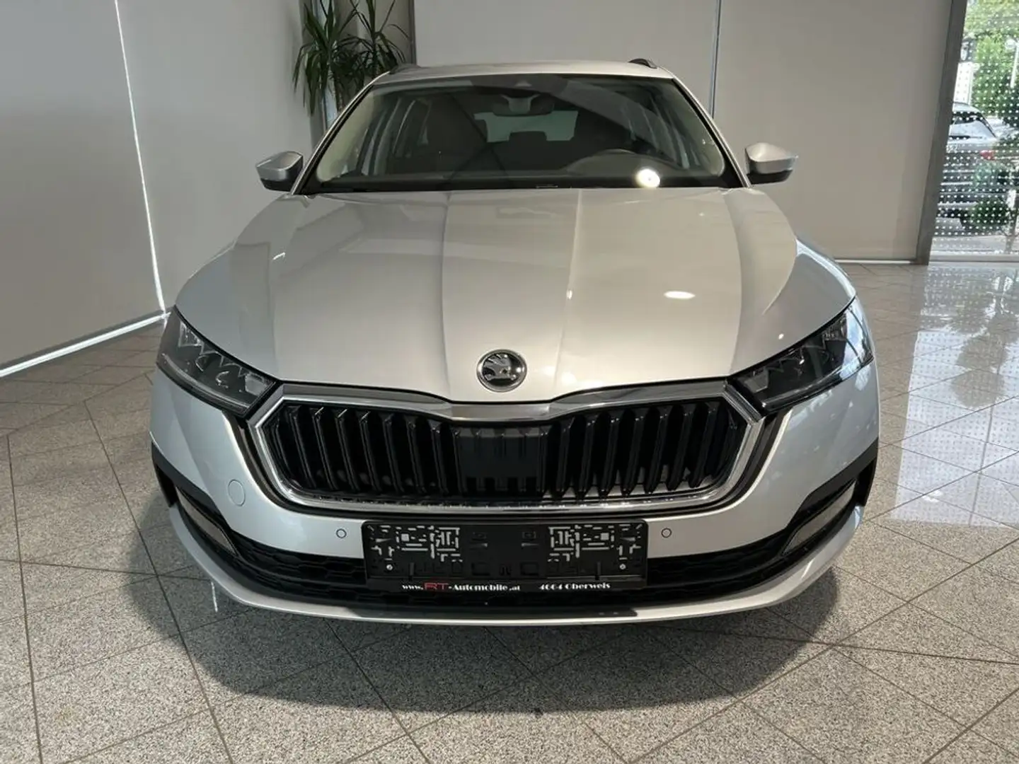 Vehicle image, number 2