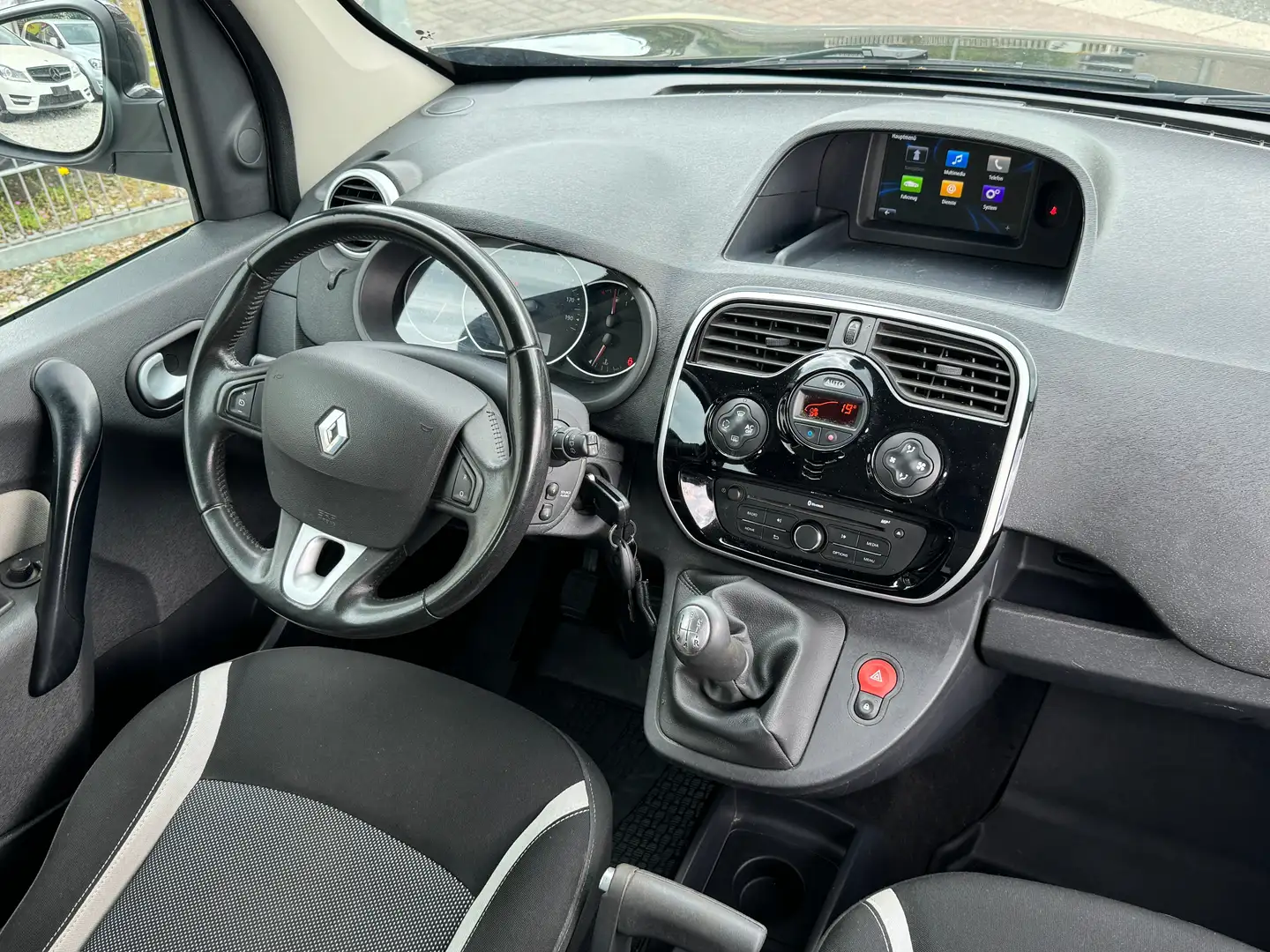 Vehicle image, number 7