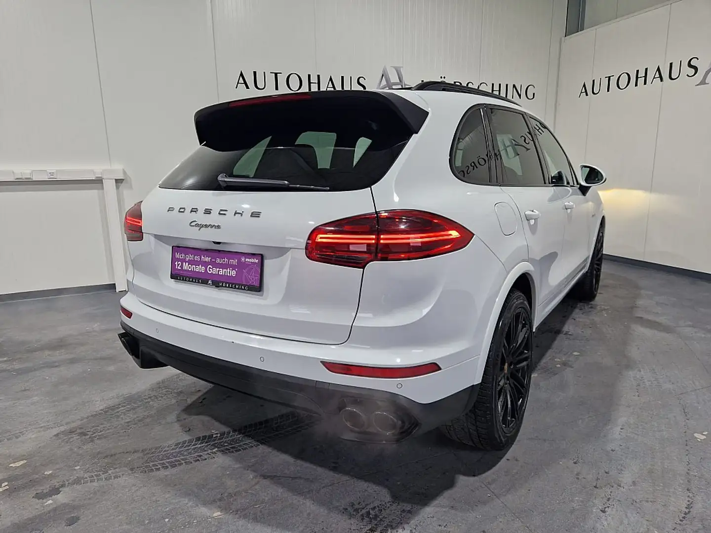 Vehicle image, number 8