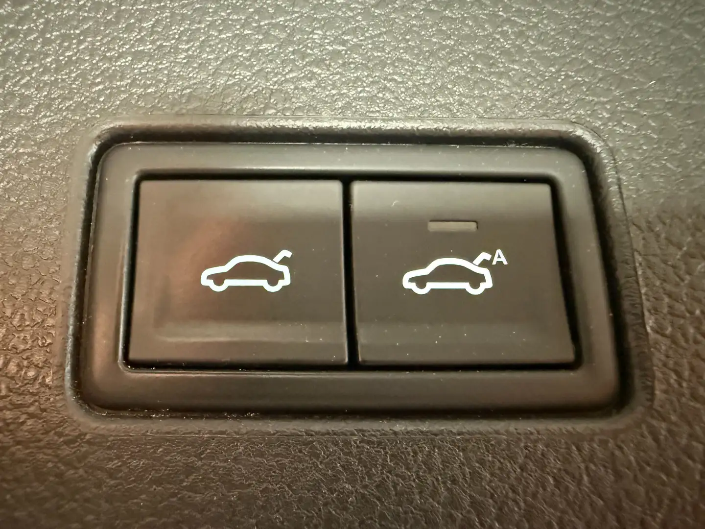 Vehicle image, number 5