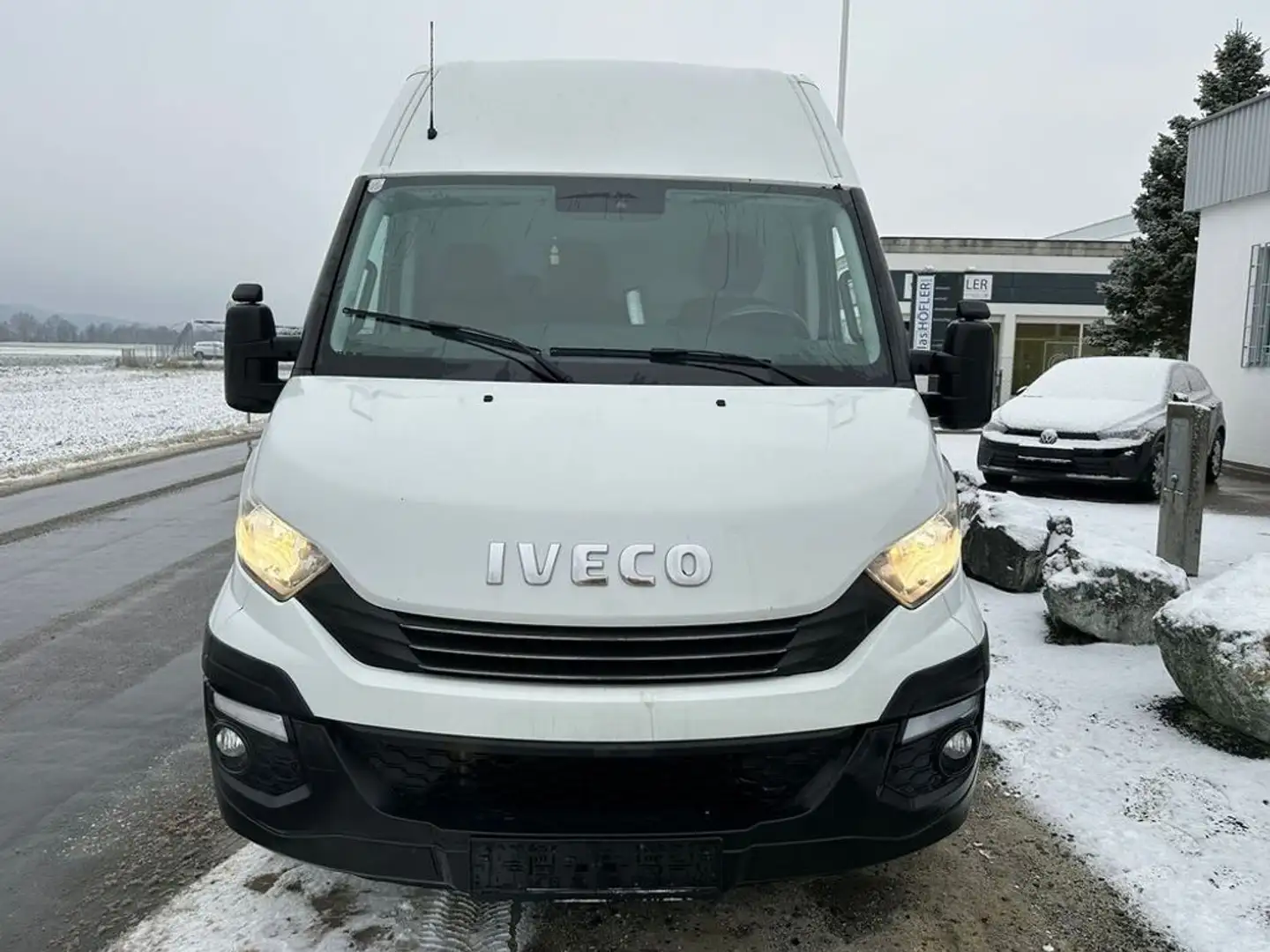 Vehicle image, number 6