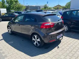 Vehicle image thumbnail, number 6