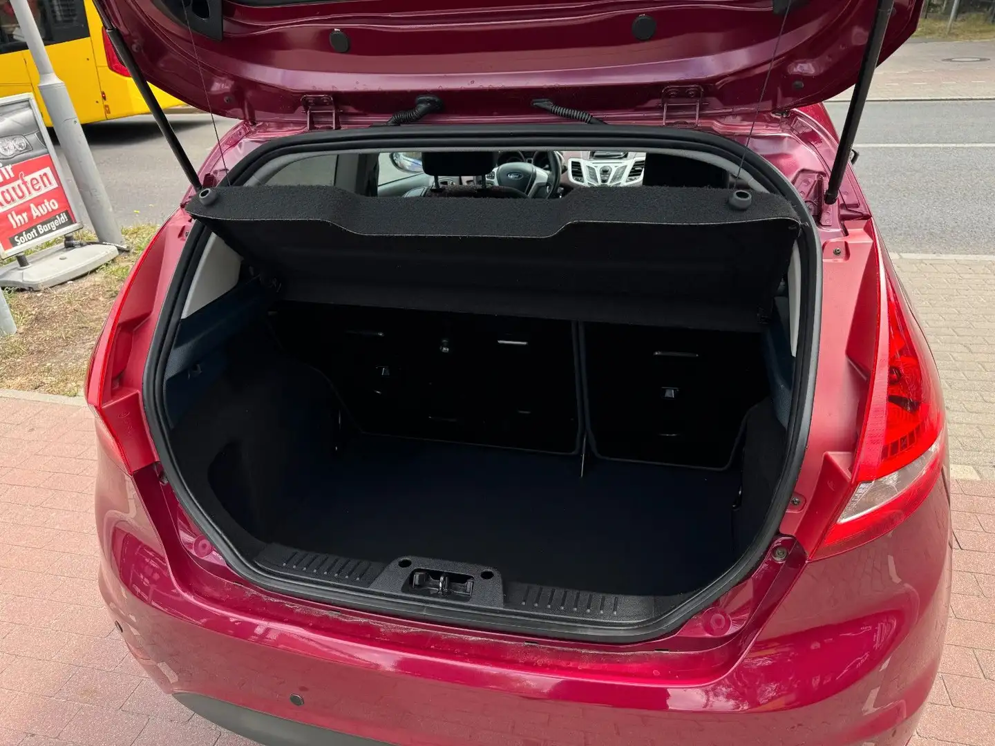 Vehicle image, number 9