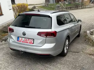 Vehicle image thumbnail, number 6