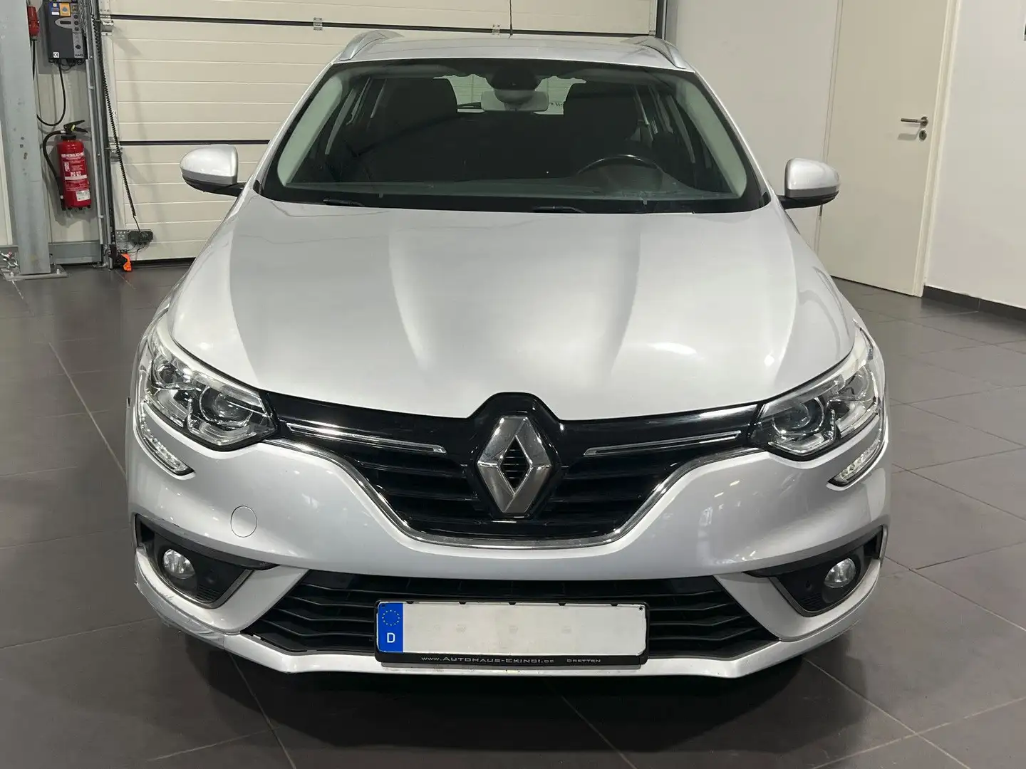 Vehicle image, number 4