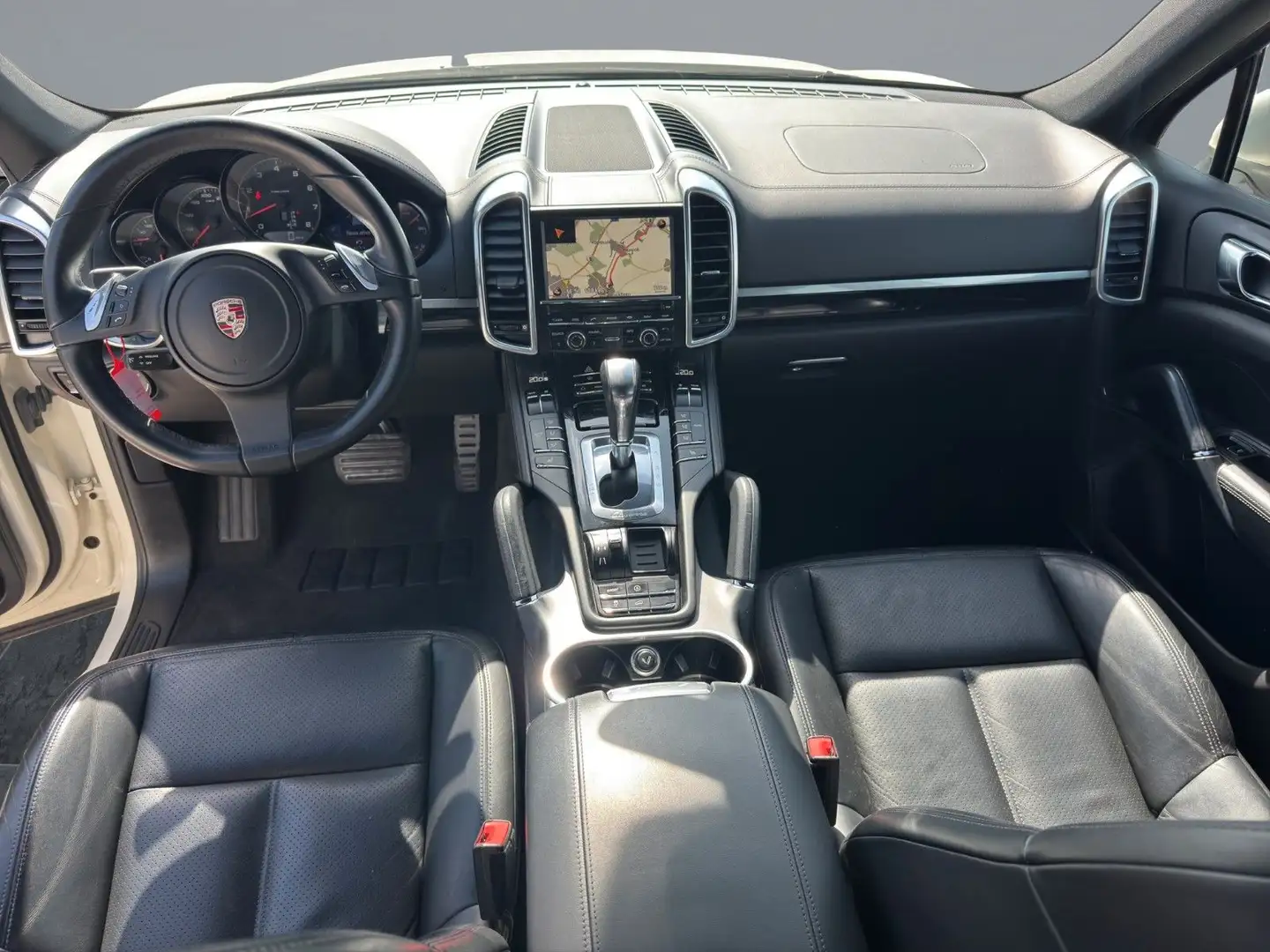 Vehicle image, number 12