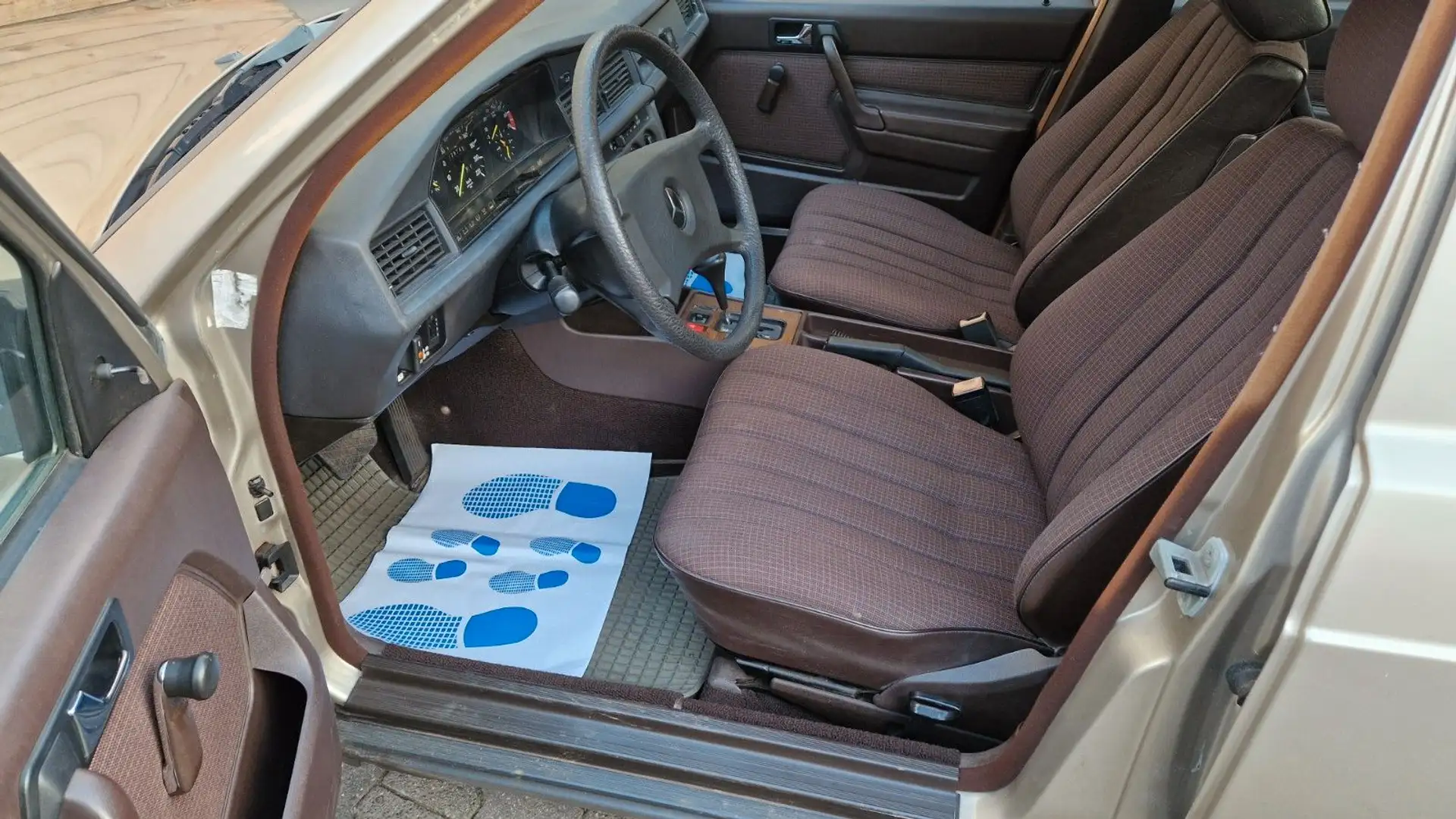 Vehicle image, number 9