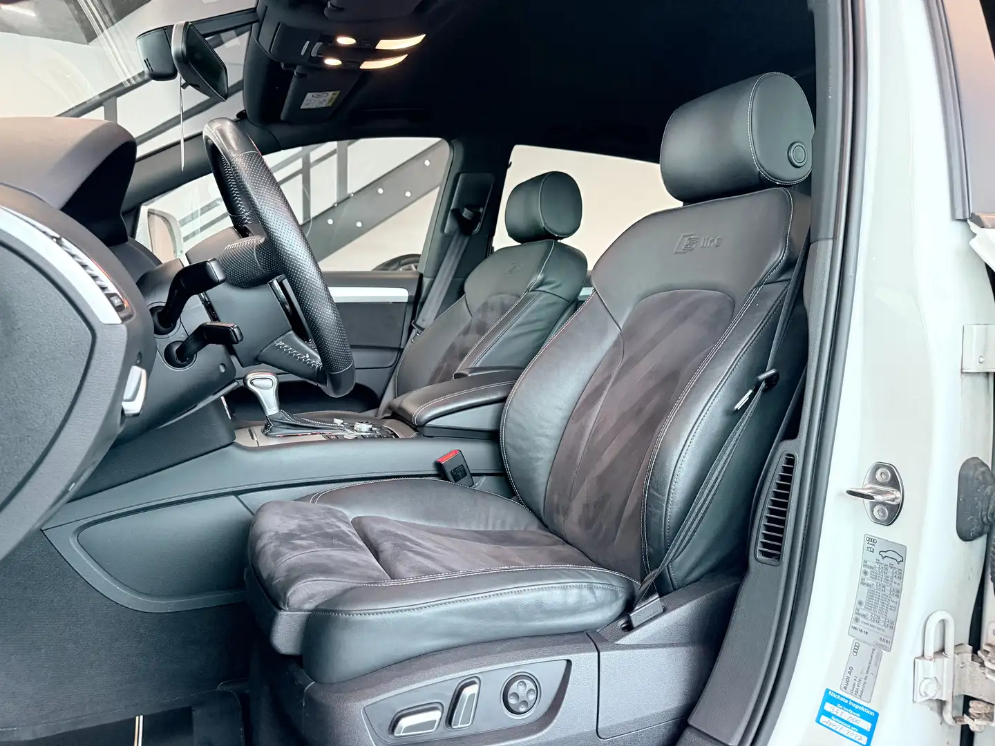 Vehicle image, number 8