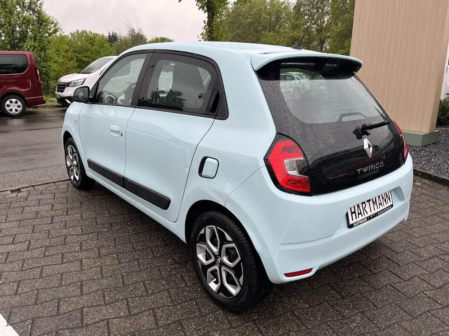 Vehicle image, number 6
