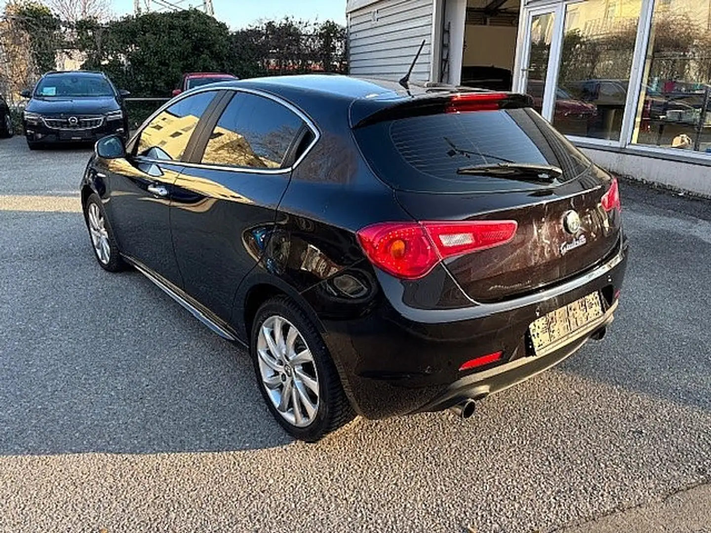 Vehicle image, number 4