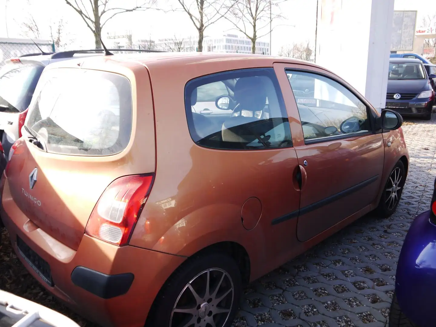 Vehicle image, number 3