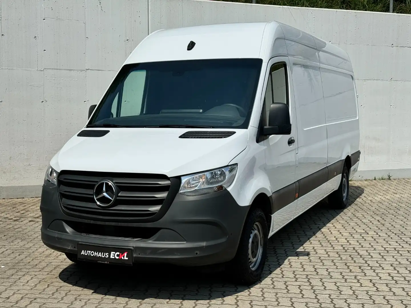 Vehicle image, number 2