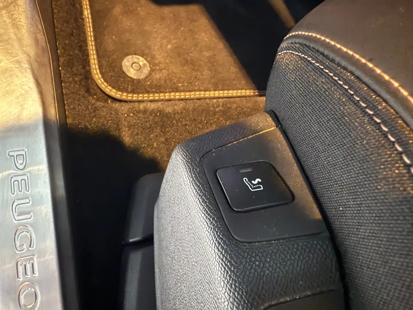 Vehicle image, number 8