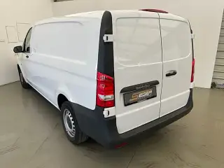 Vehicle image thumbnail, number 3