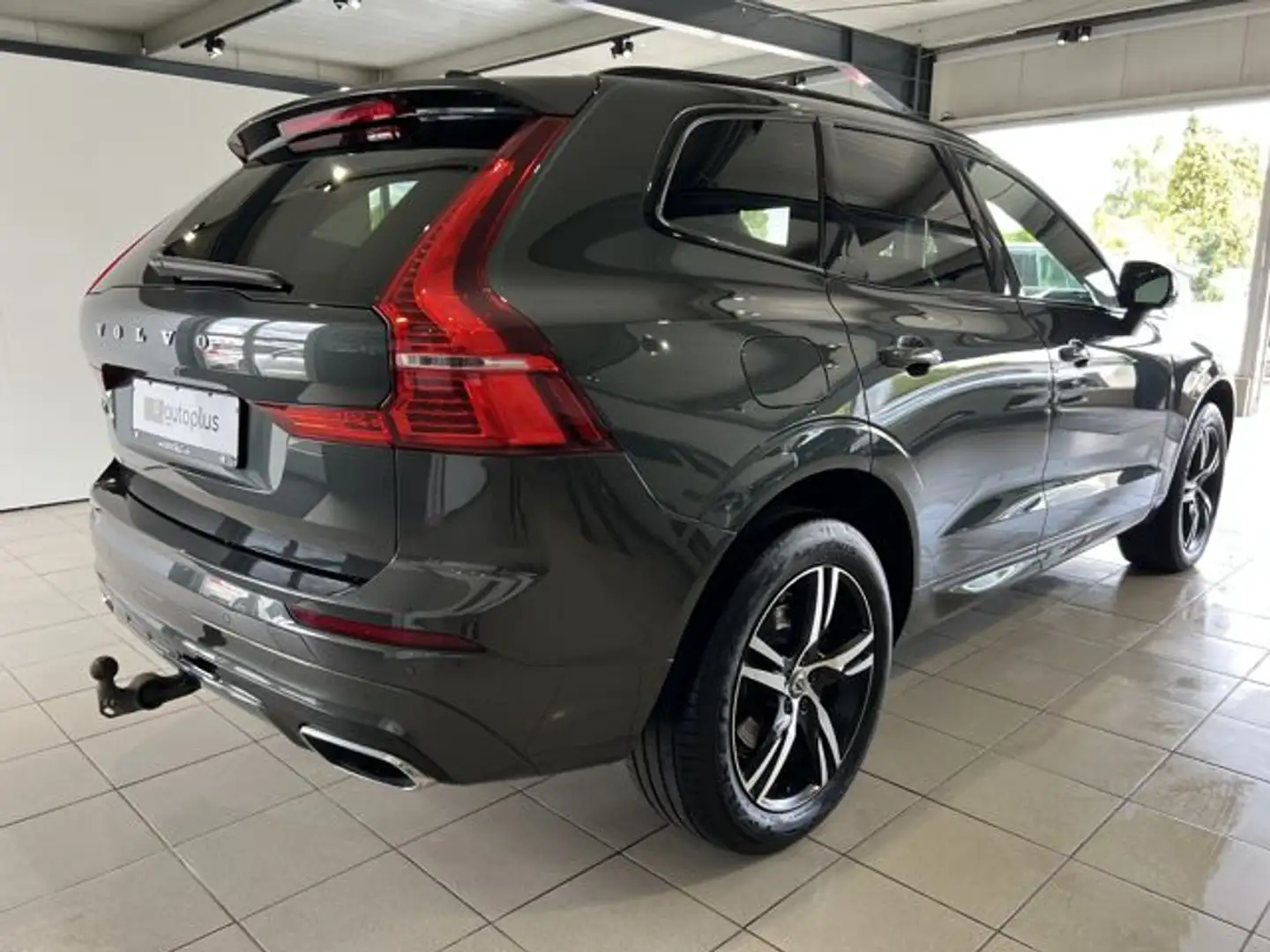 Vehicle image, number 6