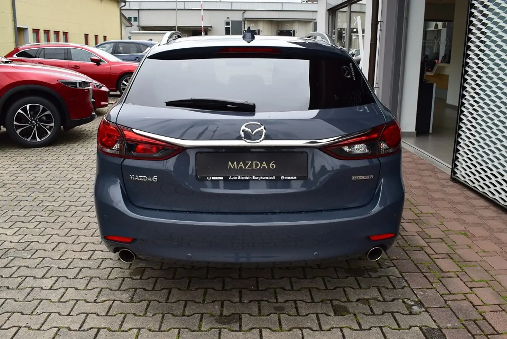 Vehicle image, number 13