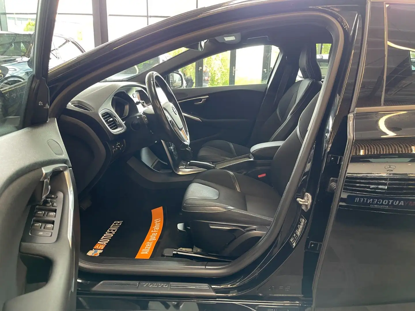 Vehicle image, number 9