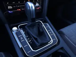 Vehicle image thumbnail, number 8