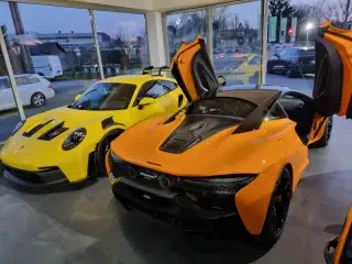 Vehicle image thumbnail, number 2