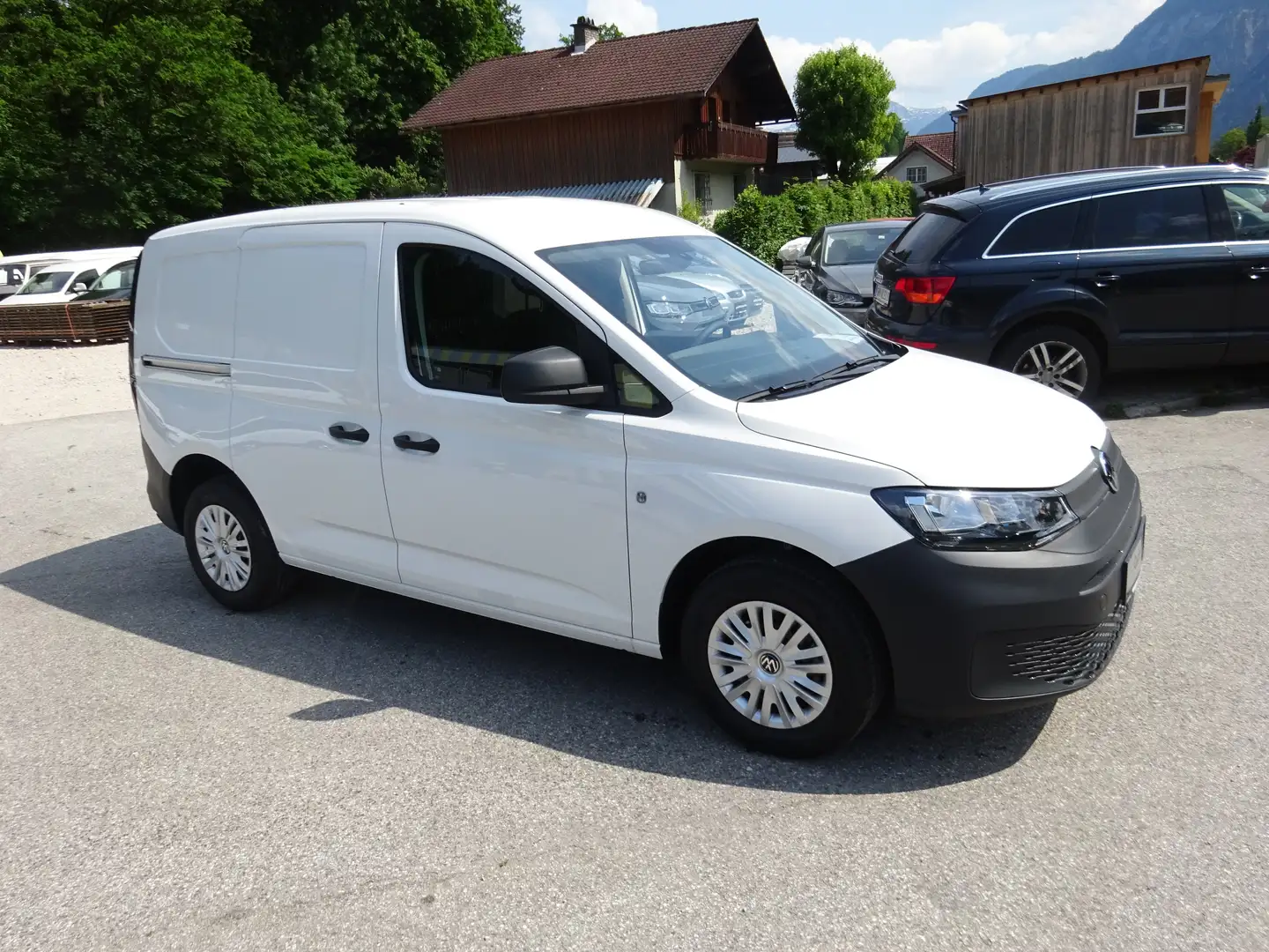 Vehicle image, number 10