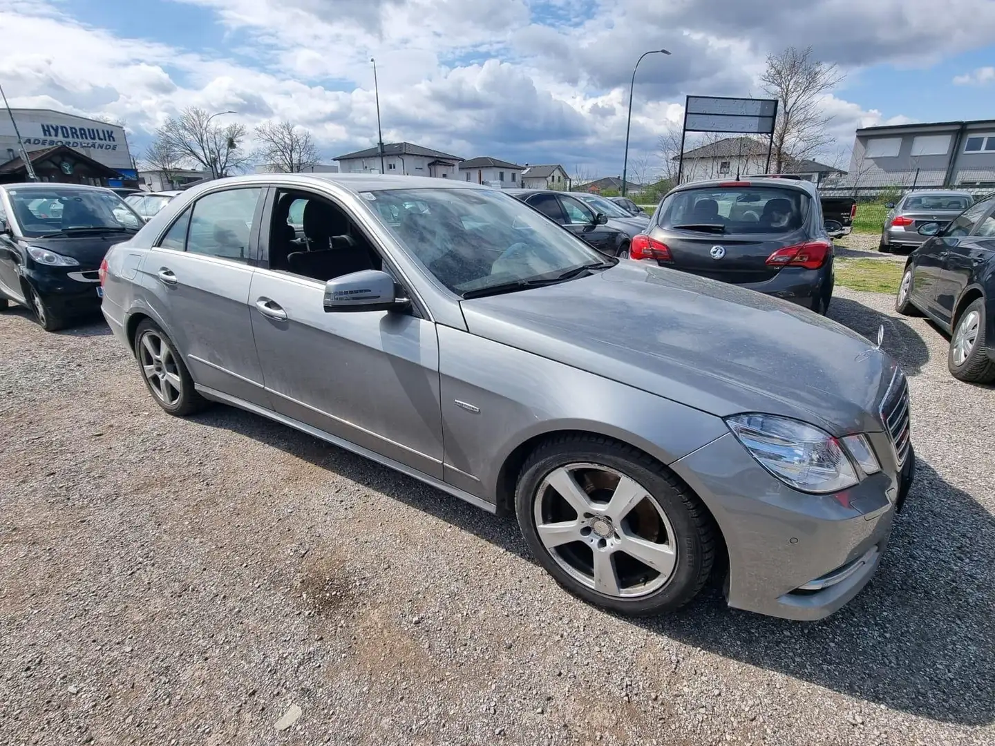 Vehicle image, number 2