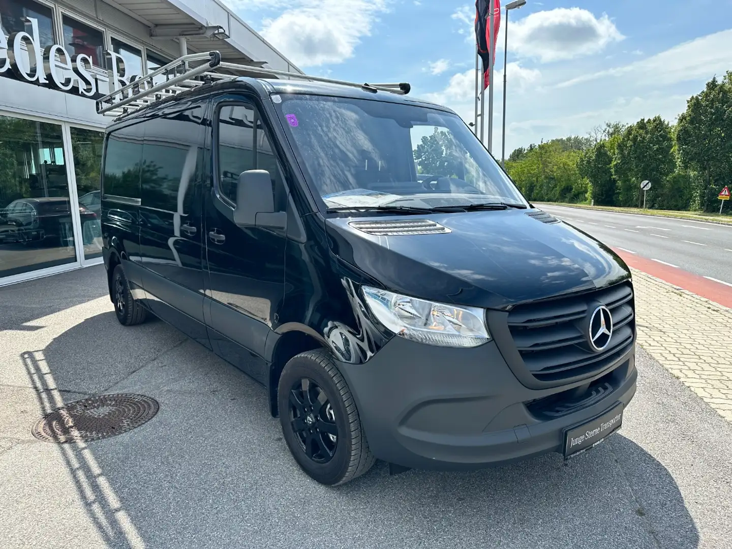 Vehicle image, number 6