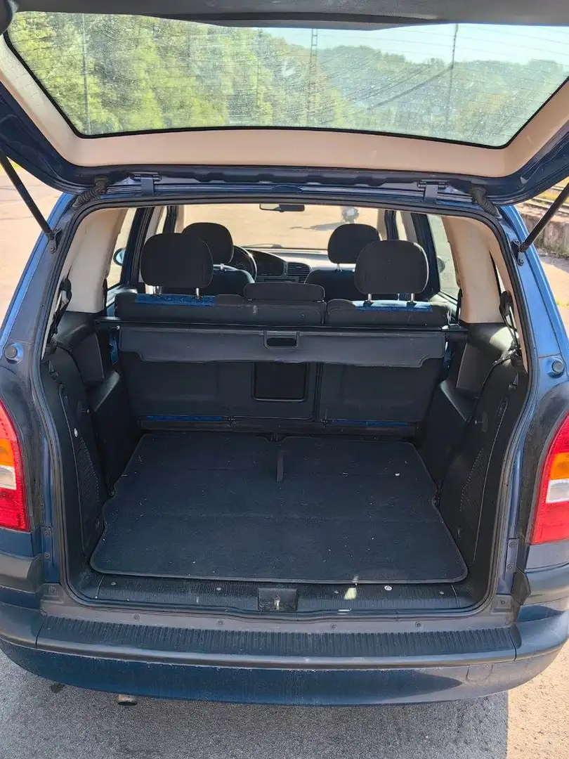 Vehicle image, number 8