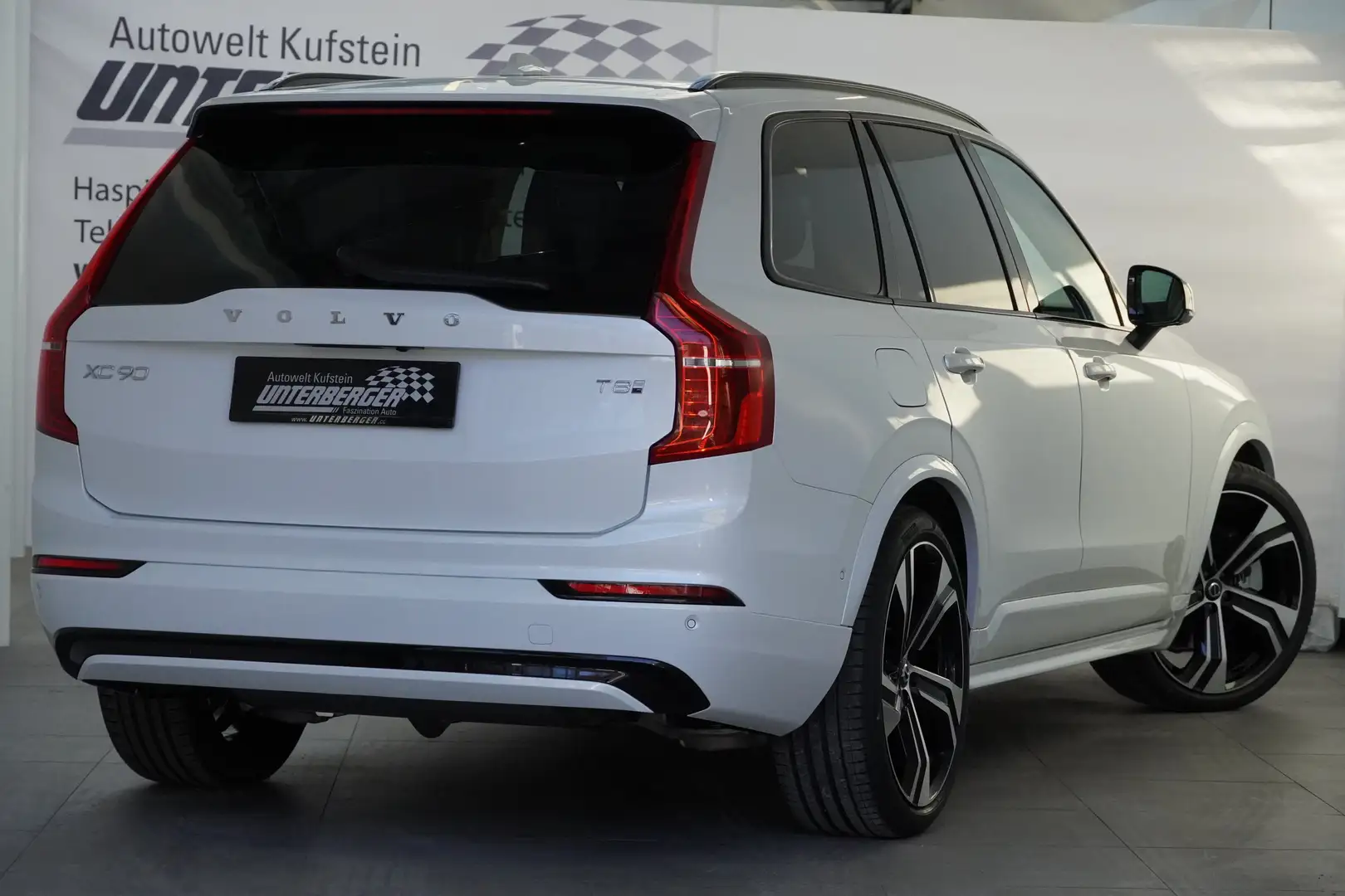 Vehicle image, number 8