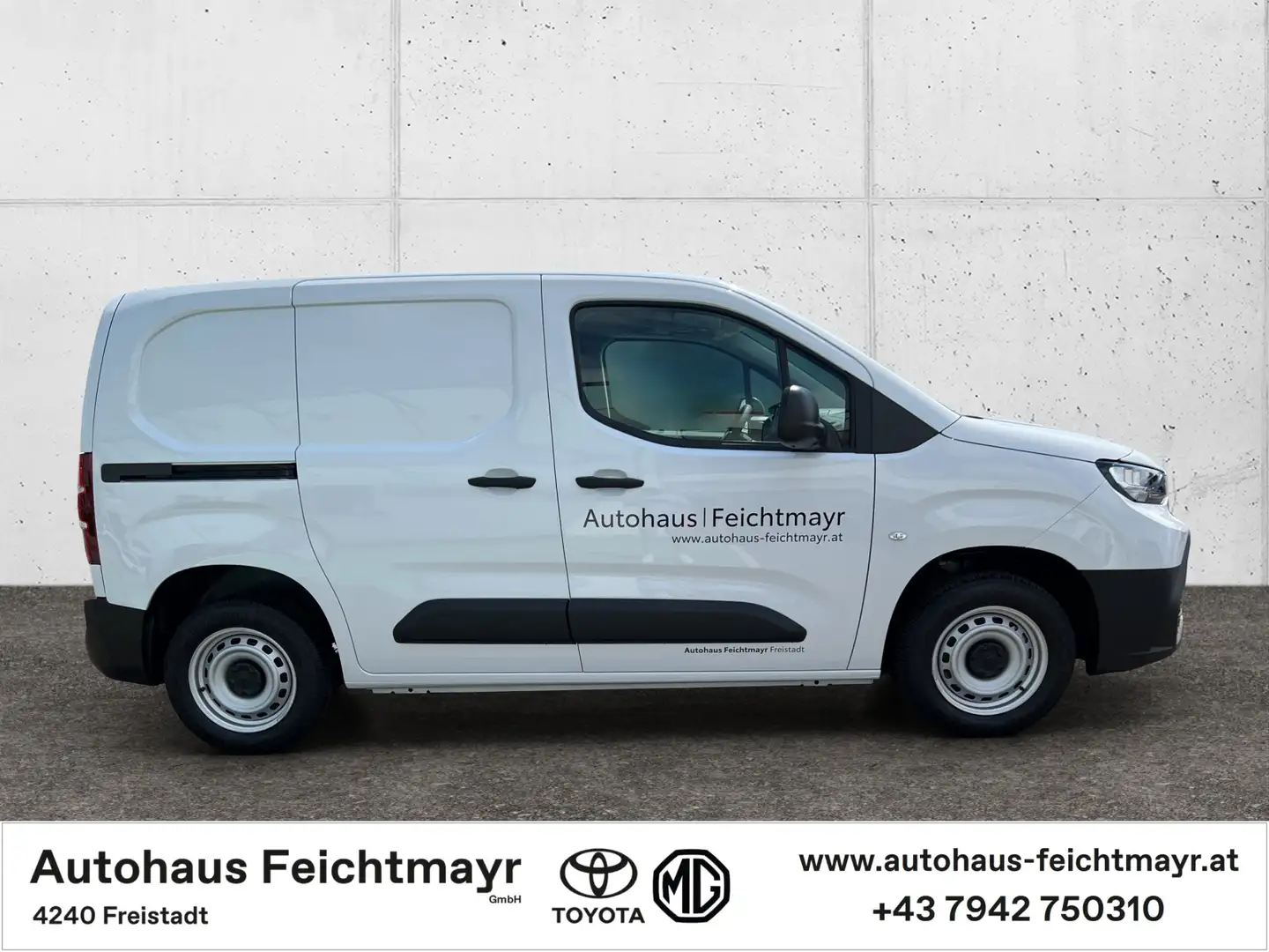 Vehicle image, number 4