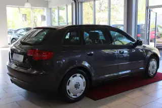 Vehicle image thumbnail, number 4