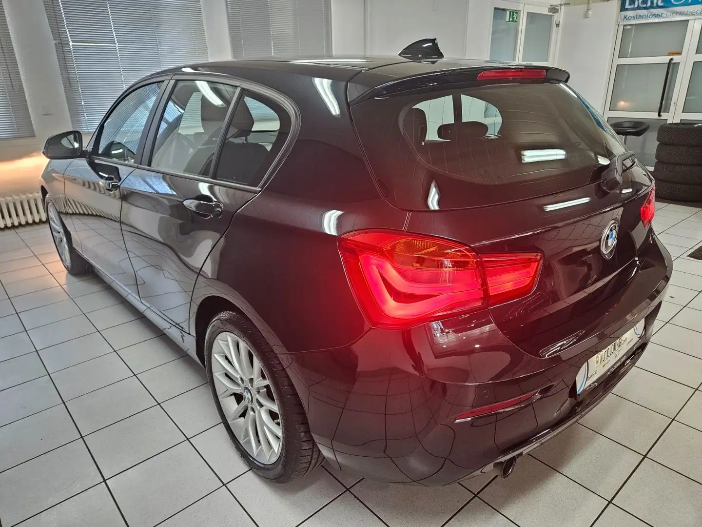 Vehicle image, number 9