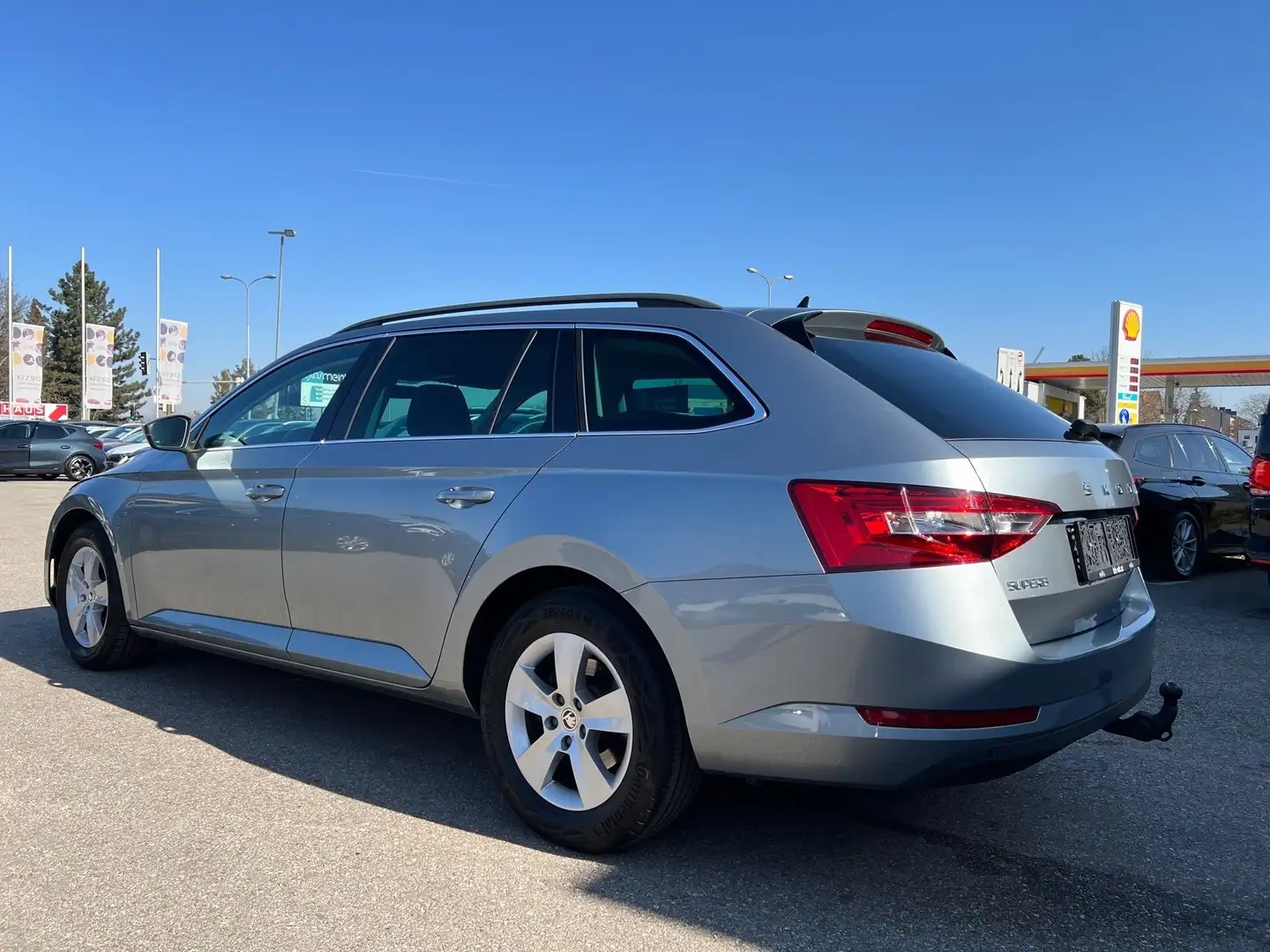 Vehicle image, number 5