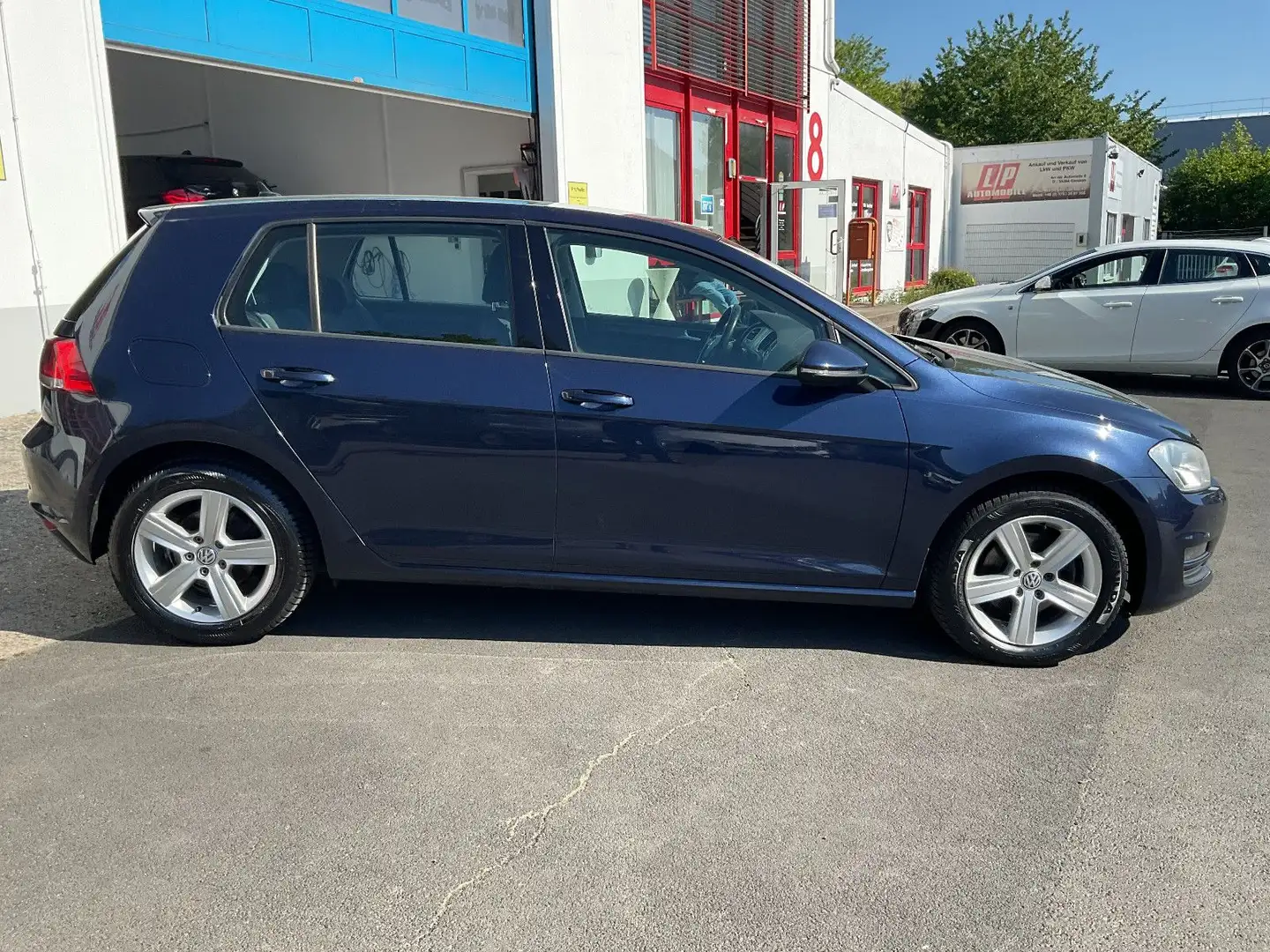 Vehicle image, number 4