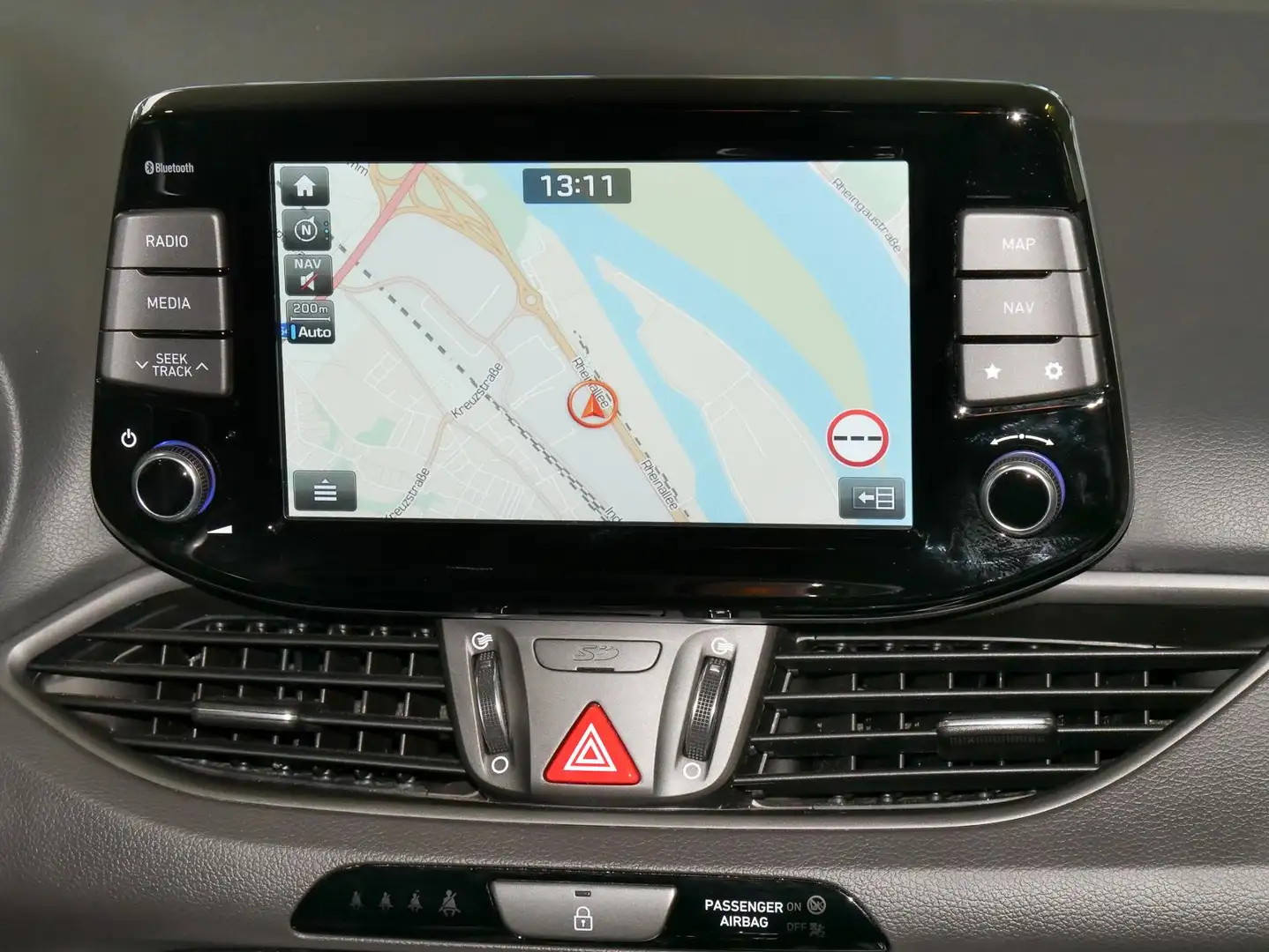 Vehicle image, number 6