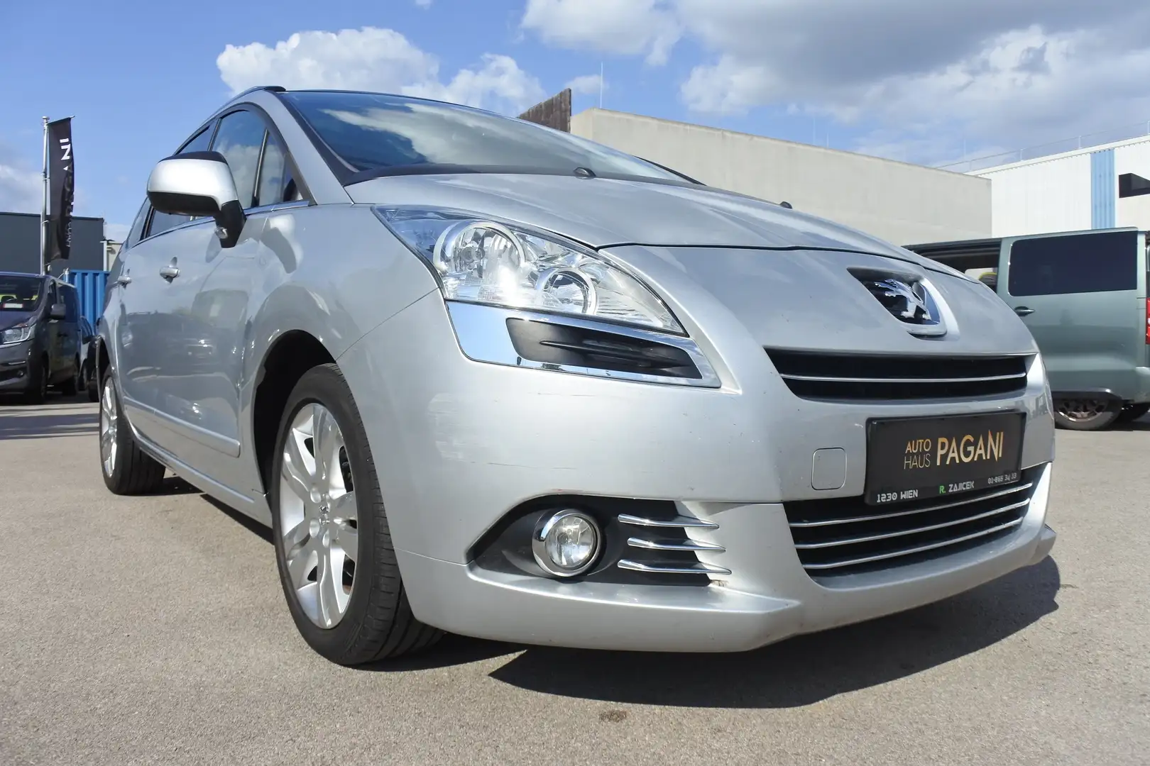 Vehicle image, number 4