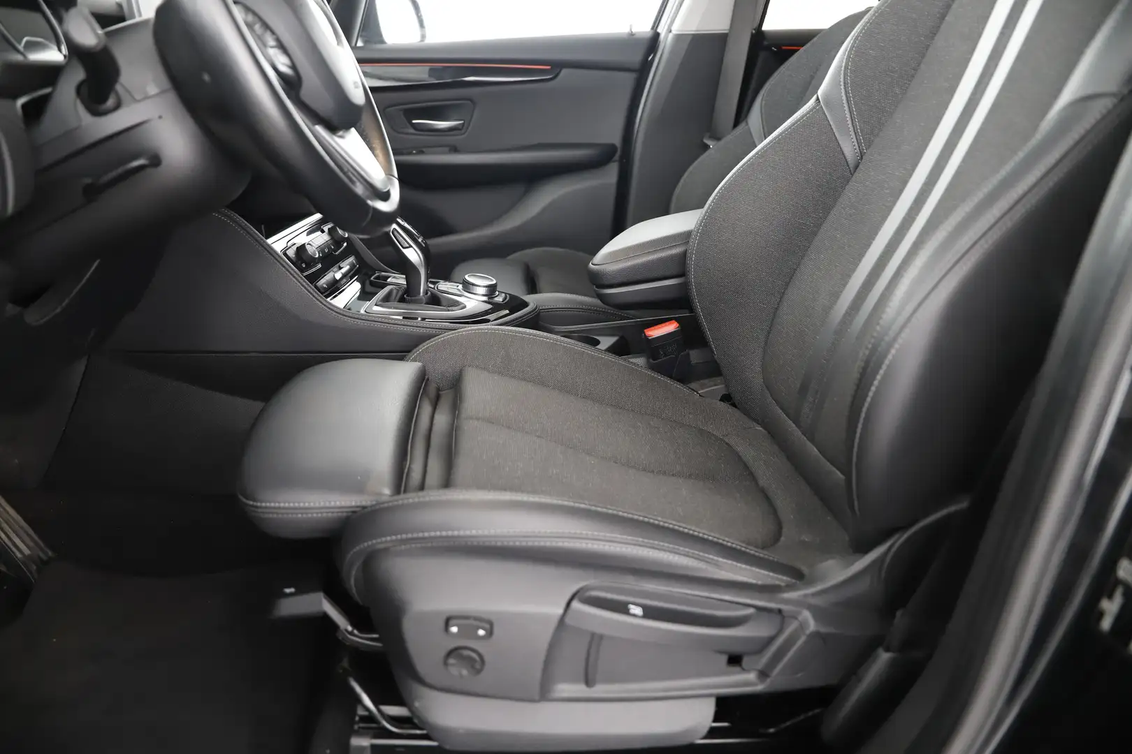Vehicle image, number 8