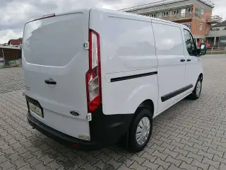 Vehicle image thumbnail, number 4