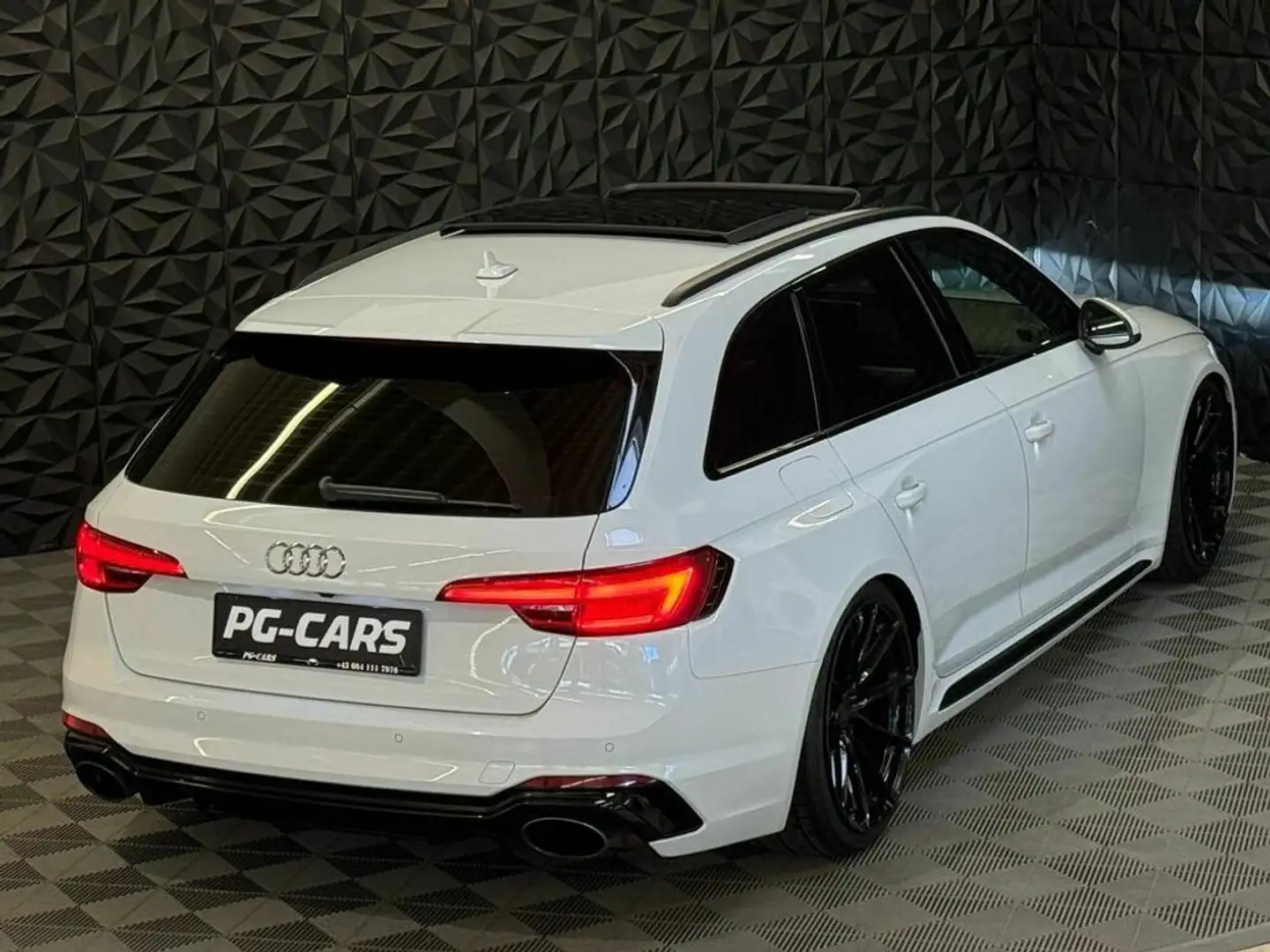 Vehicle image, number 9