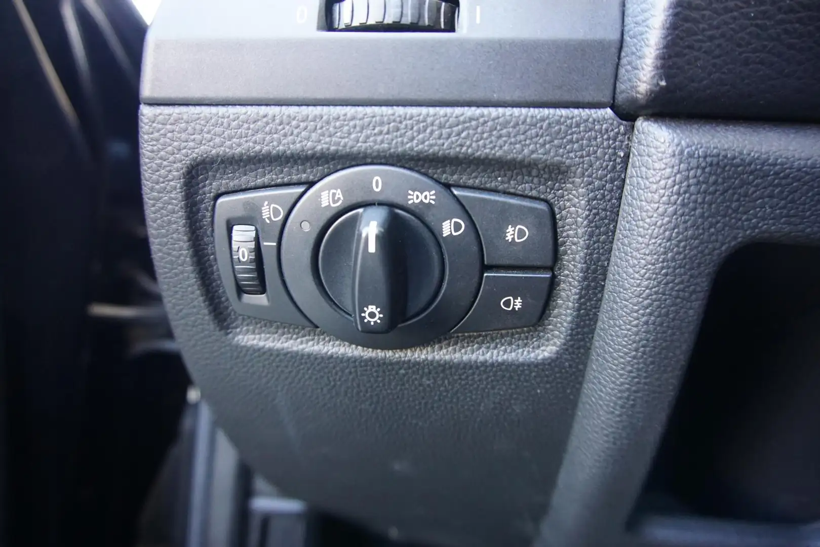Vehicle image, number 16